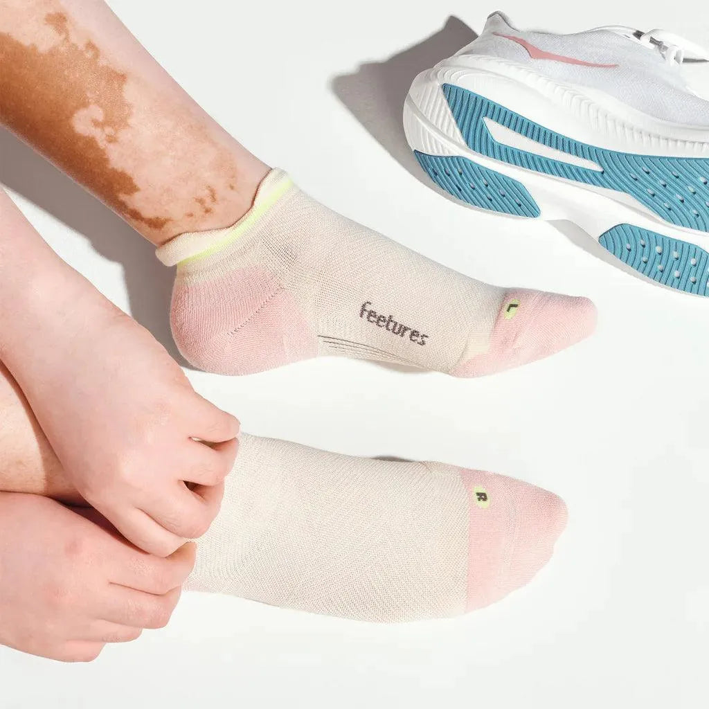 Elite Max Cushion No Show Tab Socks-Socks-Feetures-EC50-B25-1-Tennis Express
