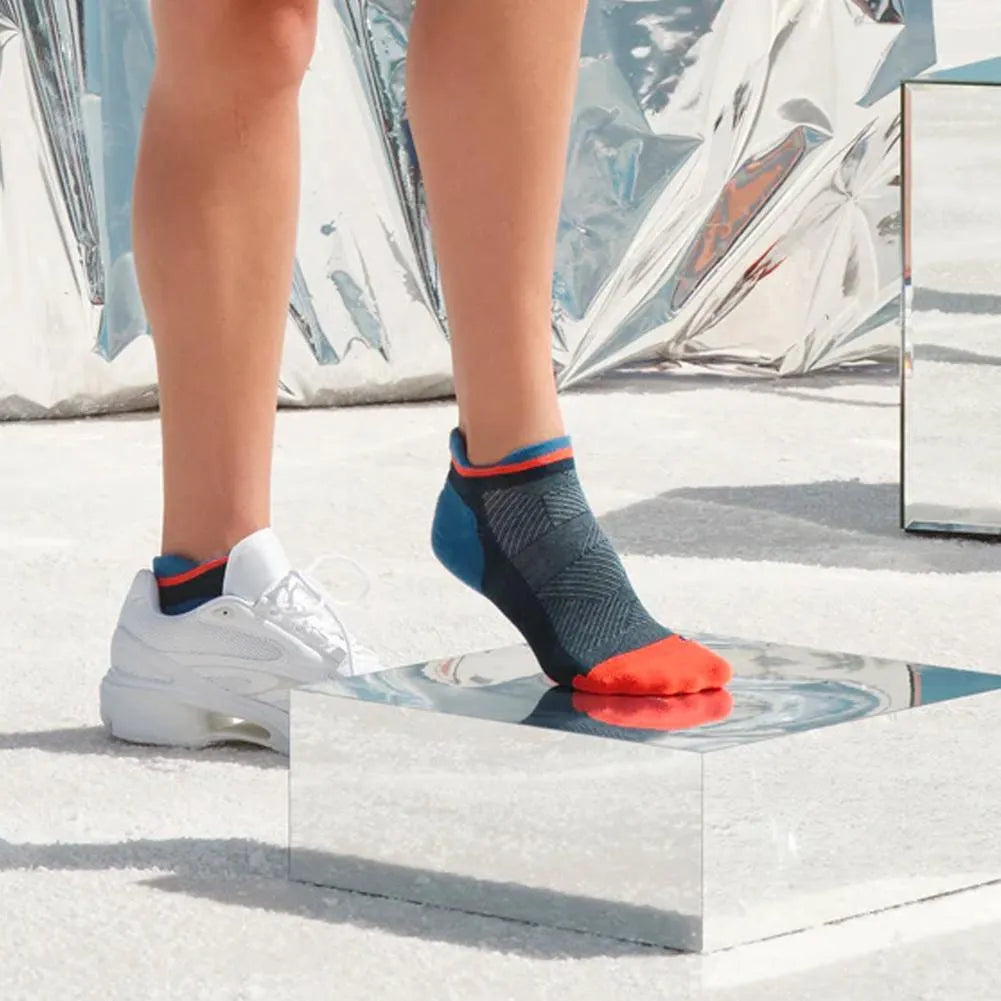 Elite Max Cushion No Show Tab Socks-Socks-Feetures-EC50-SS24-3-Tennis Express