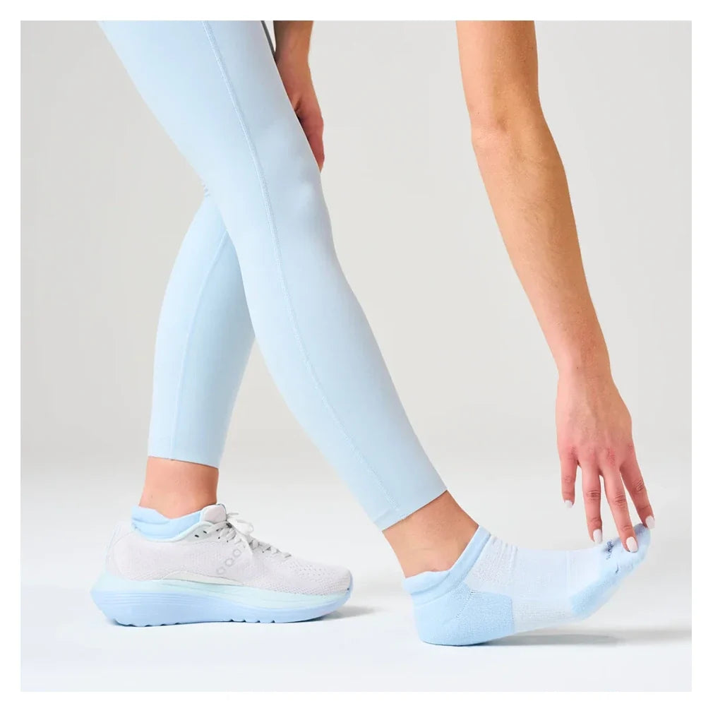 High Performance Max Cushion No Show Tab Socks-Socks-Feetures-FA50-S26-884-3-Tennis Express